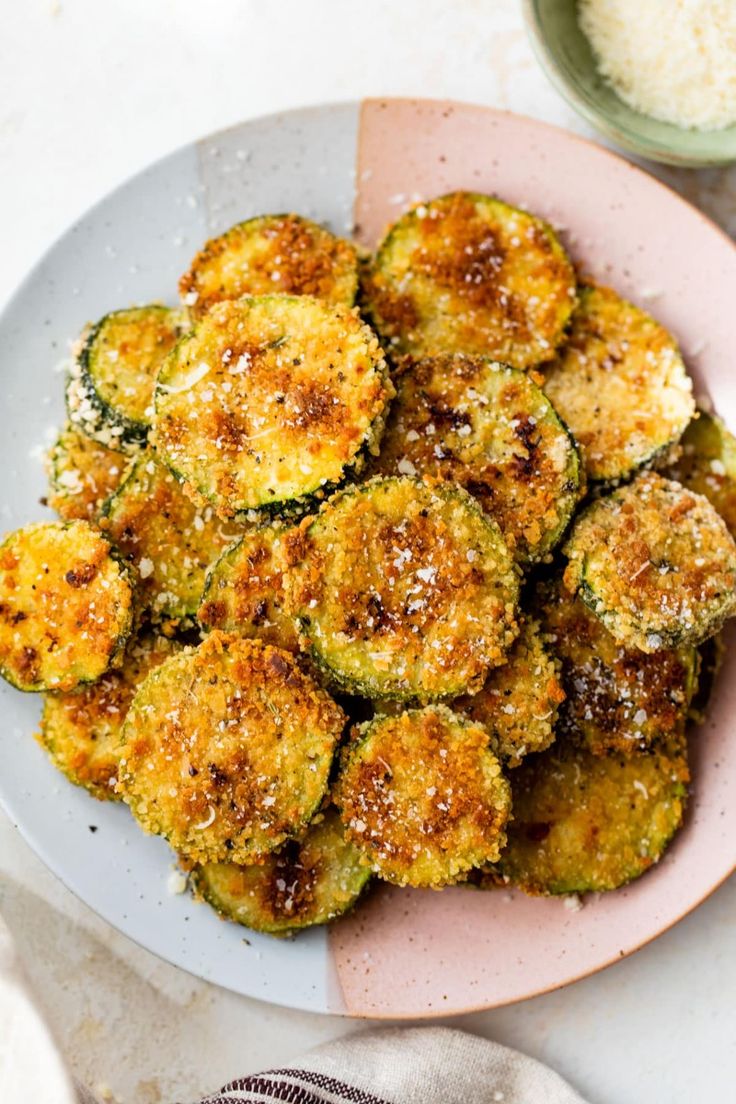 Baked Parmesan Garlic Zucchini Chips