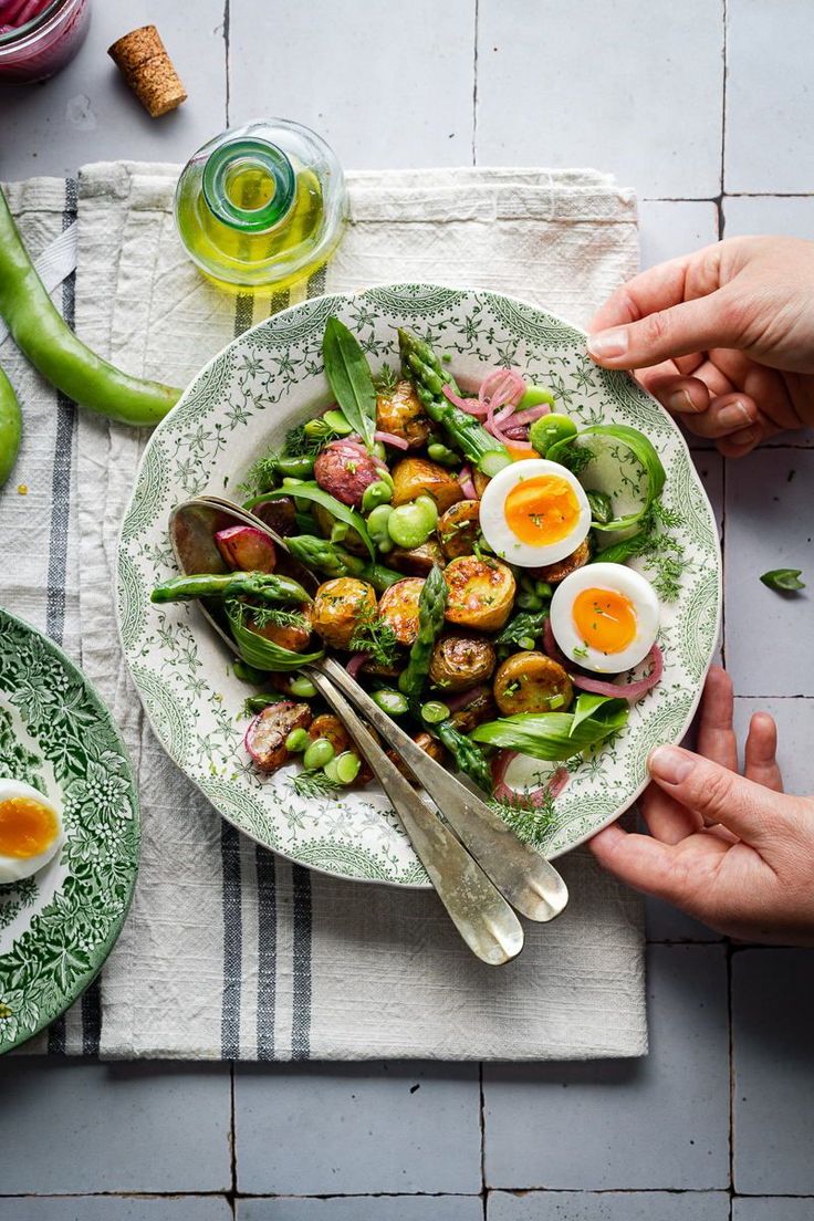 salad of vegetables and greens for a healthy diet